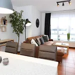 Haus Holstein - 11 Mit Balkon * Sellin (Rugen)